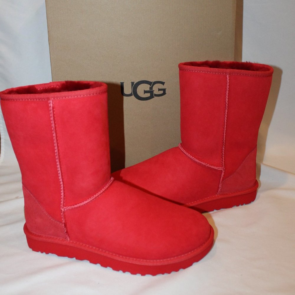 NIB UGG WOMEN'S CLASSIC SHORT WATER RESISTANT SUEDE SHEARLING‎ WINTER BOOTS RED - Picture 2 of 7